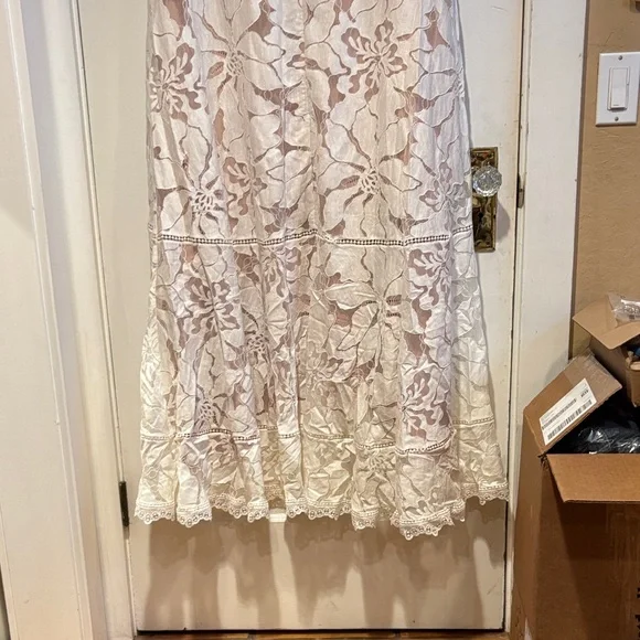 Anthropologie Cream Lace Dress with short sleeves. - Picture 7 of 11
